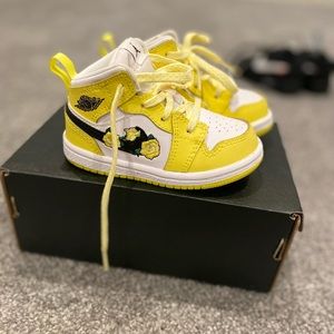Jordan 1’s Mid SE TD rose patch Dynamic Yellow